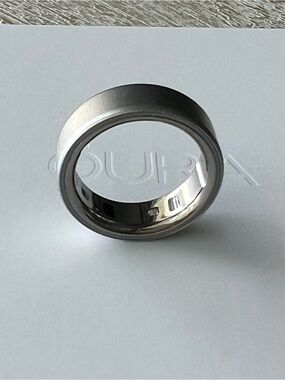 Oura Ring 4 Brushed Silver Ring size 11